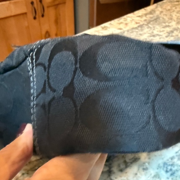 Coach Shoulder Signature Handbag/Purse with Dust bag! EUC. . - Picture 9 of 16